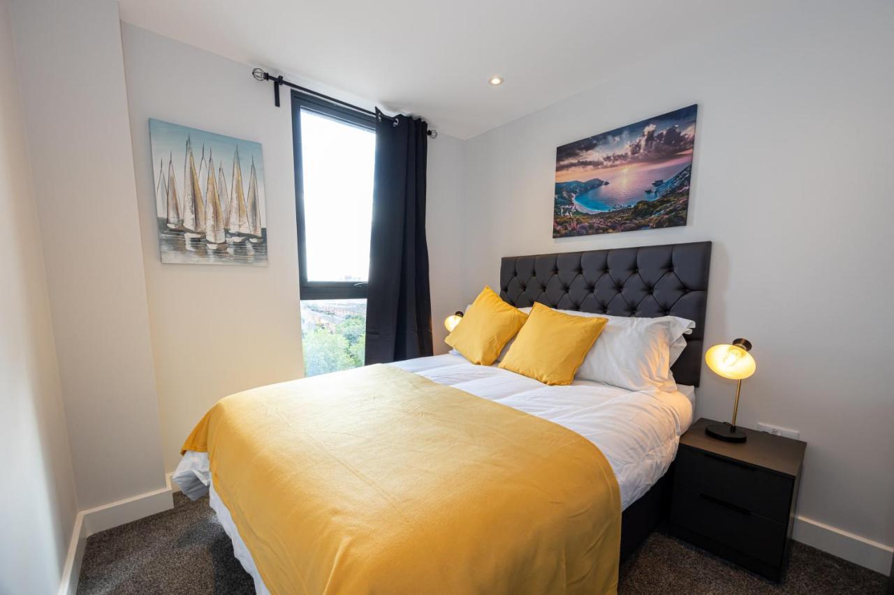 Contemporary 3 Bedrooms Apartment Manchester City — Photos 2